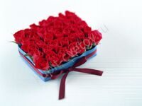 Mini Present of red roses